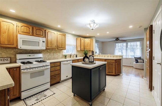 888 Copperkettle Road, Webster, NY 14580
