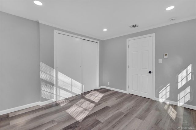 81 Oakside Road, Smithtown, NY 11787