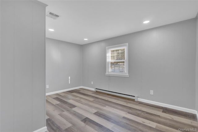 81 Oakside Road, Smithtown, NY 11787