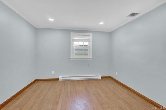 81 Oakside Road, Smithtown, NY 11787