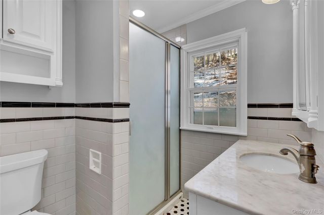 81 Oakside Road, Smithtown, NY 11787