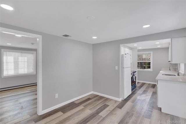 81 Oakside Road, Smithtown, NY 11787