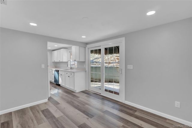 81 Oakside Road, Smithtown, NY 11787