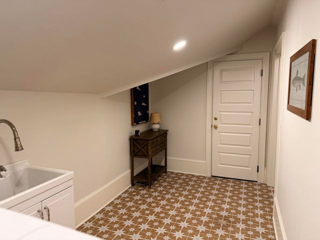 900 Vine Street 5, Chattanooga, TN 37403