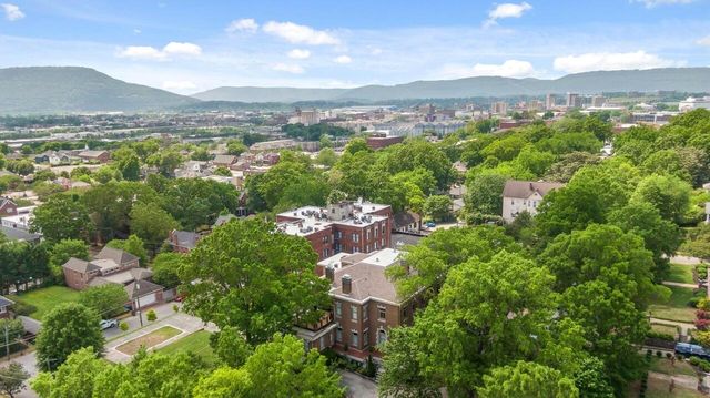 900 Vine Street 5, Chattanooga, TN 37403