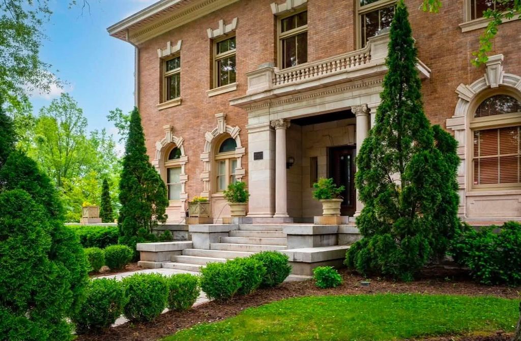 900 Vine Street 5, Chattanooga, TN 37403
