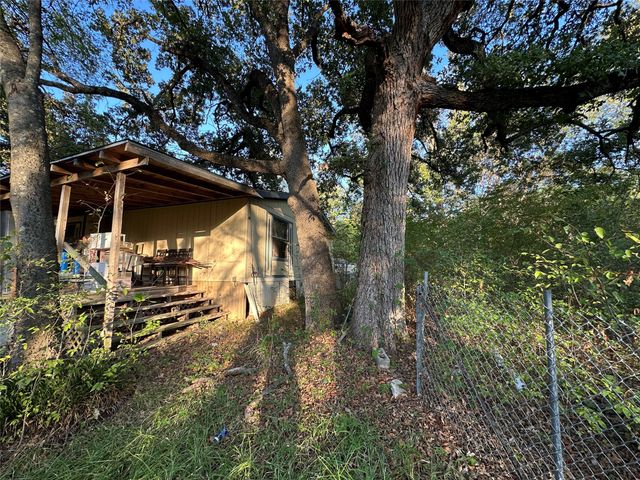 10497 Newell Creek Drive, Quinlan, TX 75474