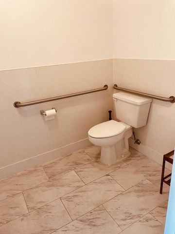 851 Commerce Street, Redding, CA 96002