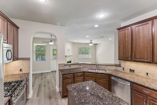 1049 Sussex WAY, Round Rock, TX 78665