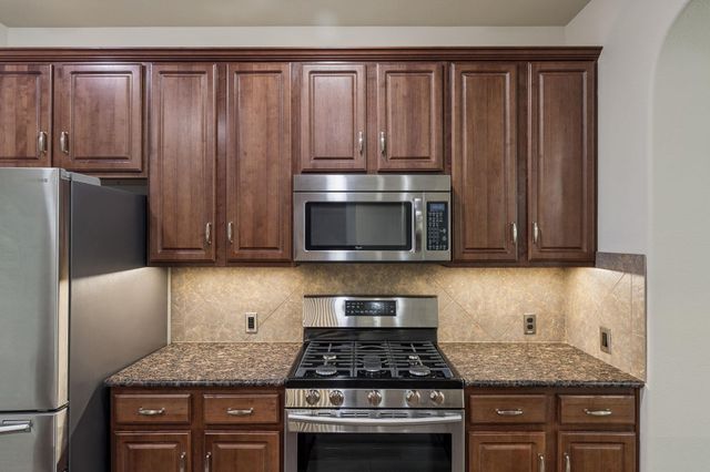 1049 Sussex WAY, Round Rock, TX 78665