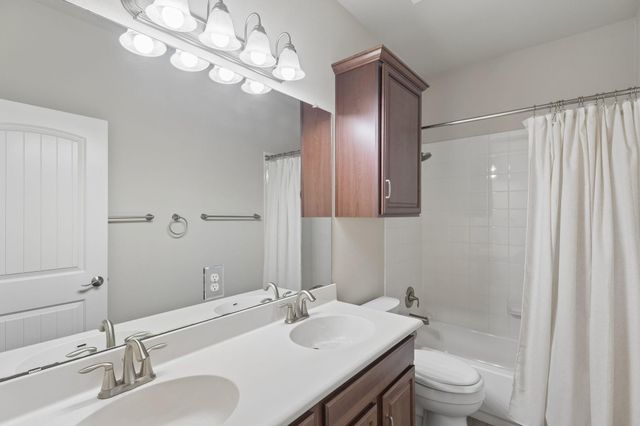 1049 Sussex WAY, Round Rock, TX 78665