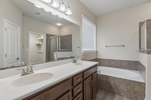 1049 Sussex WAY, Round Rock, TX 78665