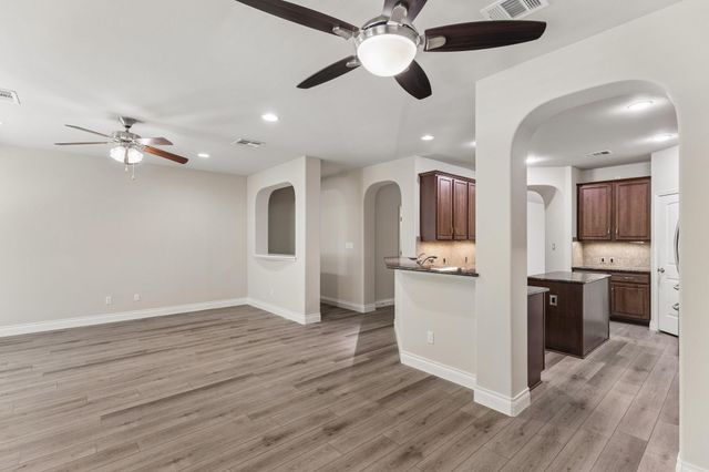 1049 Sussex WAY, Round Rock, TX 78665