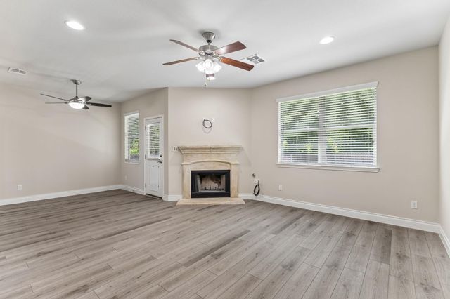 1049 Sussex WAY, Round Rock, TX 78665