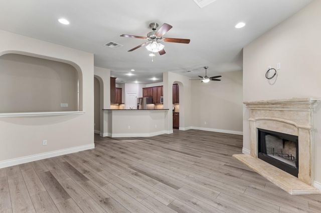1049 Sussex WAY, Round Rock, TX 78665