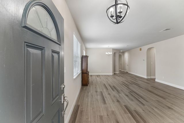 1049 Sussex WAY, Round Rock, TX 78665
