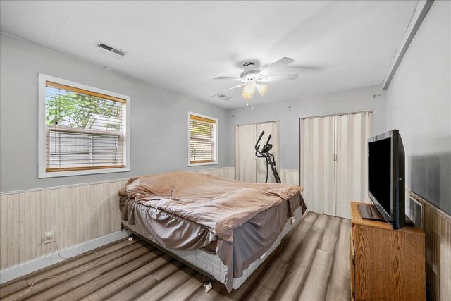 26 S Fish Lake Street, Valparaiso, IN 46385