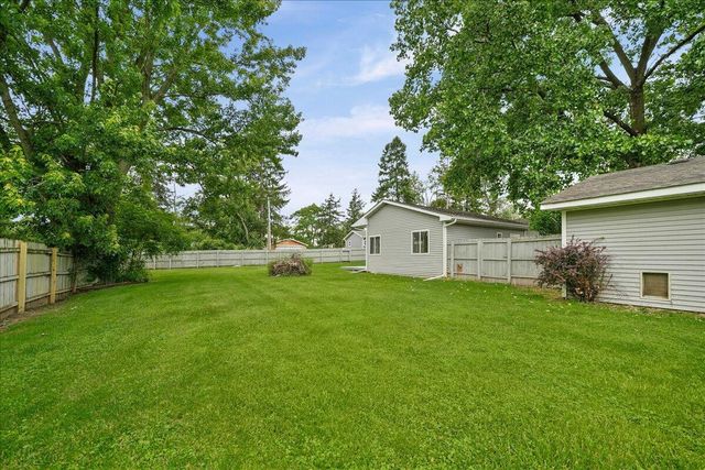 26 S Fish Lake Street, Valparaiso, IN 46385