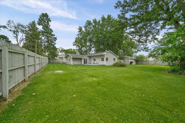 26 S Fish Lake Street, Valparaiso, IN 46385