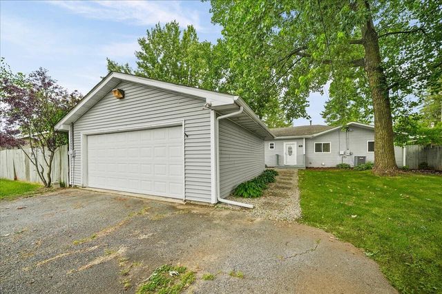26 S Fish Lake Street, Valparaiso, IN 46385