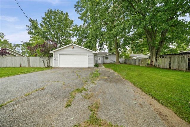 26 S Fish Lake Street, Valparaiso, IN 46385