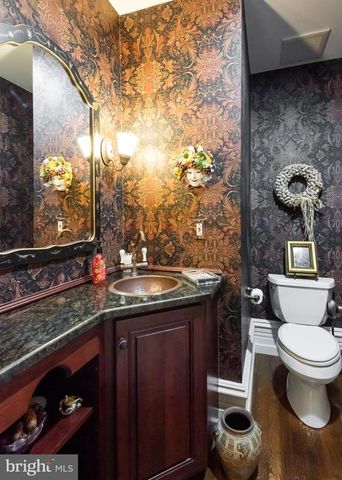 312 S WATERLOO RD, Devon, PA 19333