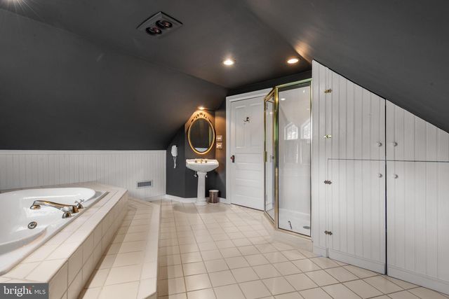 312 S WATERLOO RD, Devon, PA 19333