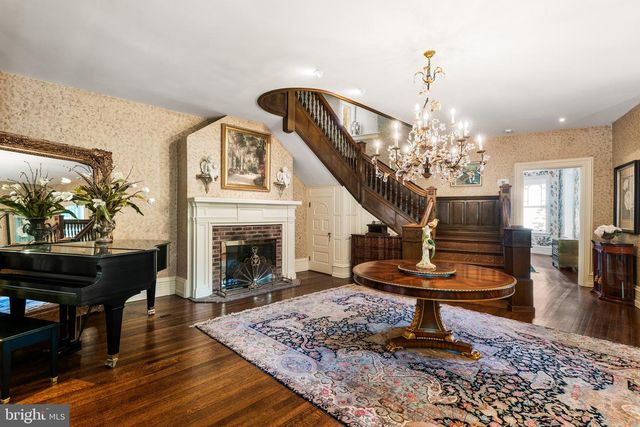 312 S WATERLOO RD, Devon, PA 19333