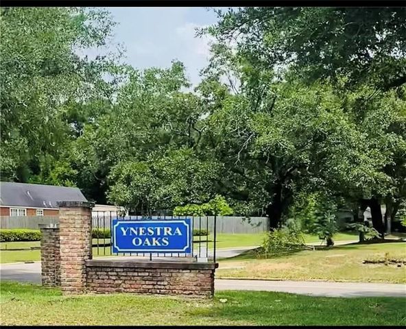 708 Ynestra Drive, Mobile, AL 36609