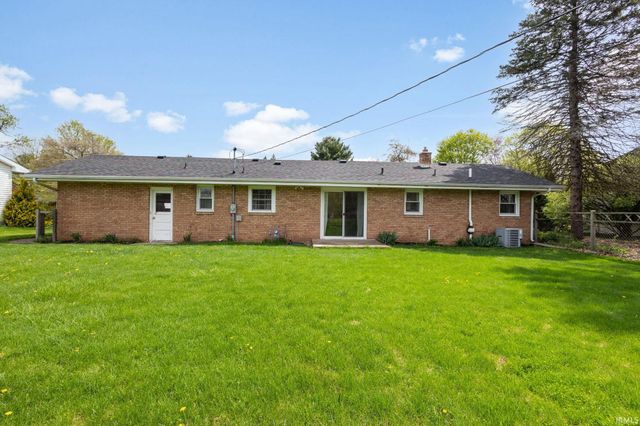 53145 Oakton Drive, South Bend, IN 46637