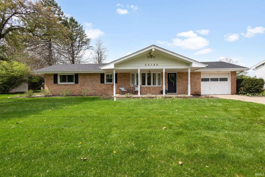 53145 Oakton Drive, South Bend, IN 46637