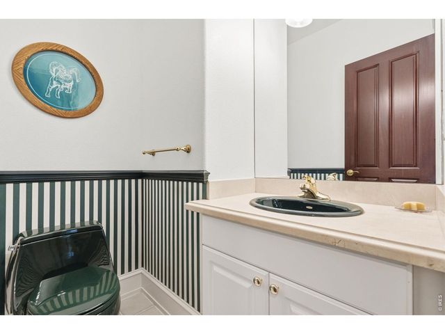 7733 Park Ridge Cir, Fort Collins, CO 80528