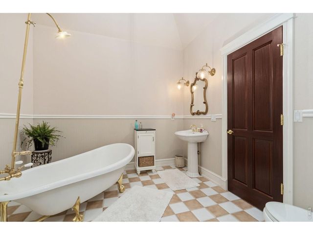 7733 Park Ridge Cir, Fort Collins, CO 80528