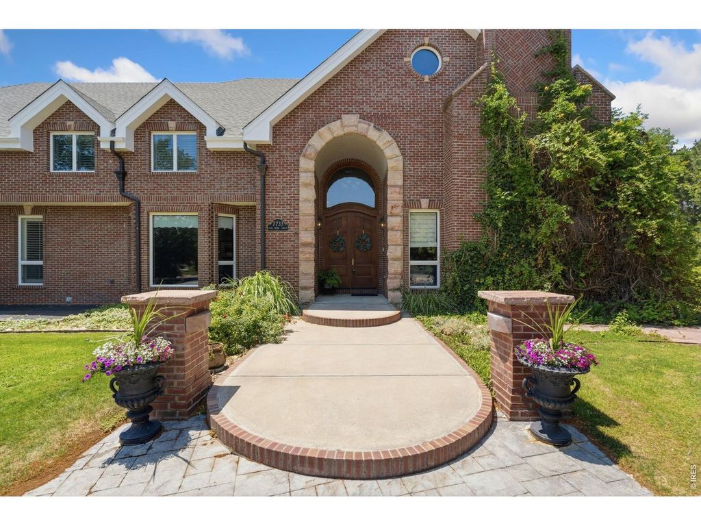 7733 Park Ridge Cir, Fort Collins, CO 80528