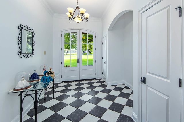127 Horseshoe Rd, Schriever, LA 70395