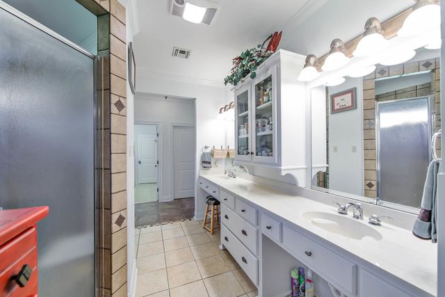 127 Horseshoe Rd, Schriever, LA 70395