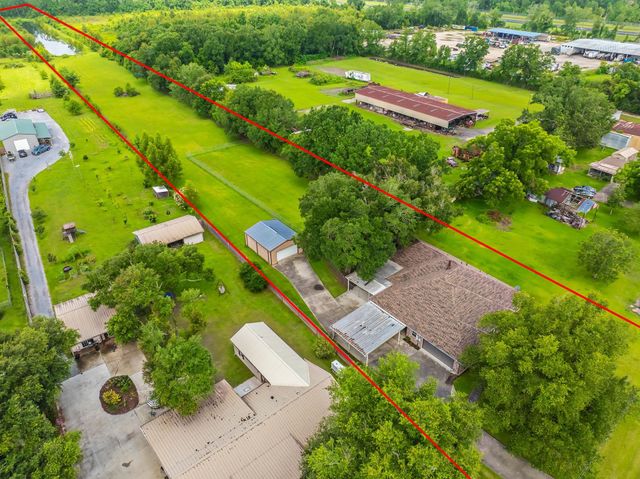 127 Horseshoe Rd, Schriever, LA 70395