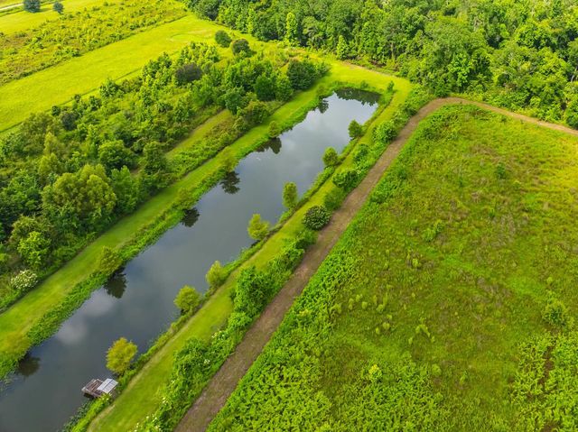 127 Horseshoe Rd, Schriever, LA 70395