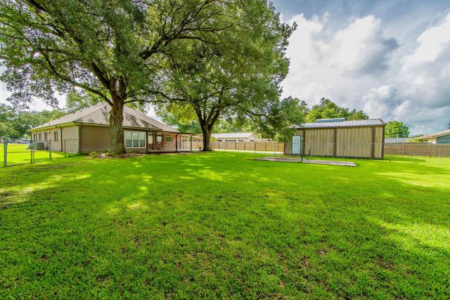 127 Horseshoe Rd, Schriever, LA 70395