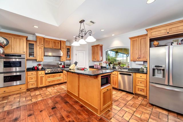 127 Horseshoe Rd, Schriever, LA 70395