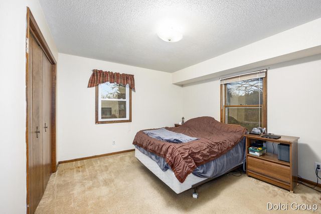 5719 Bentbrook Drive SE, Kentwood, MI 49508