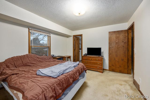 5719 Bentbrook Drive SE, Kentwood, MI 49508