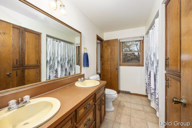 5719 Bentbrook Drive SE, Kentwood, MI 49508