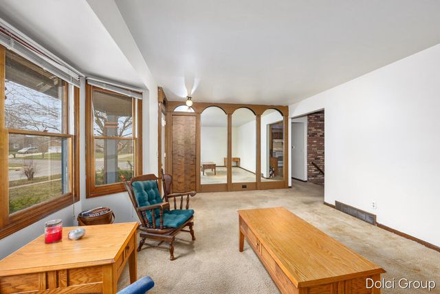 5719 Bentbrook Drive SE, Kentwood, MI 49508