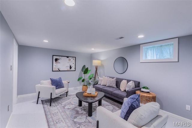 5539 Daggett Avenue, St Louis, MO 63110
