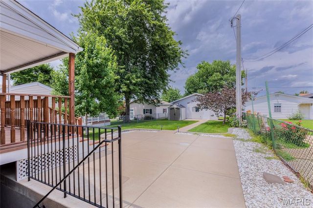 5539 Daggett Avenue, St Louis, MO 63110