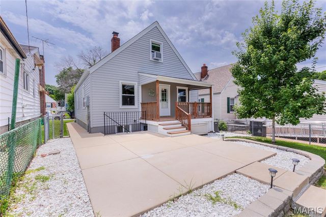 5539 Daggett Avenue, St Louis, MO 63110