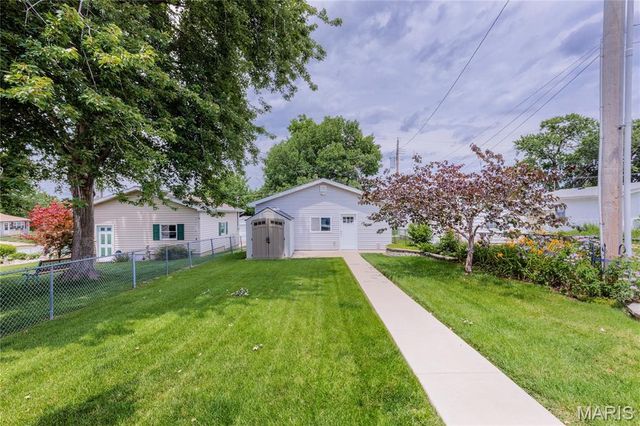 5539 Daggett Avenue, St Louis, MO 63110