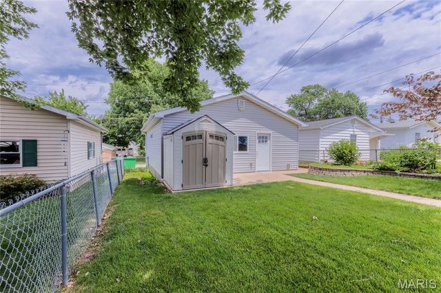 5539 Daggett Avenue, St Louis, MO 63110