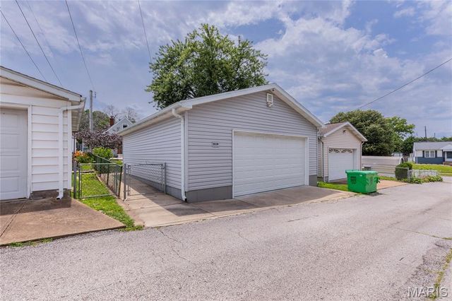 5539 Daggett Avenue, St Louis, MO 63110